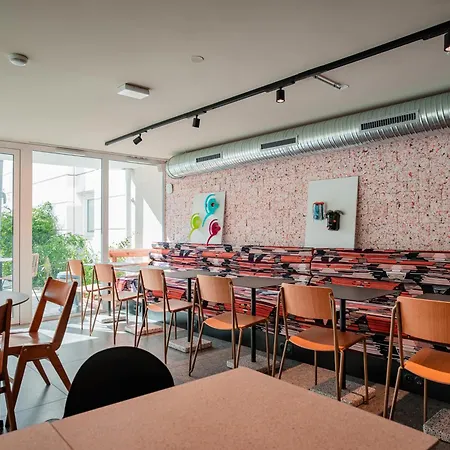 Greet Hotel Montpellier Aeroport Parc Des Expos 2*